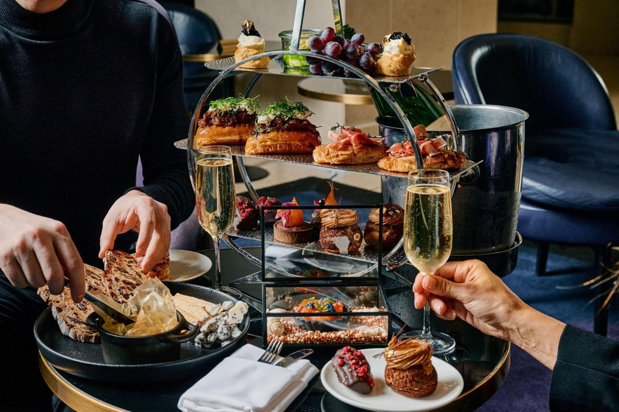 The Westin Melbourne Ξενοδοχείο Εξωτερικό φωτογραφία Afternoon tea at the Mandarin Oriental, London