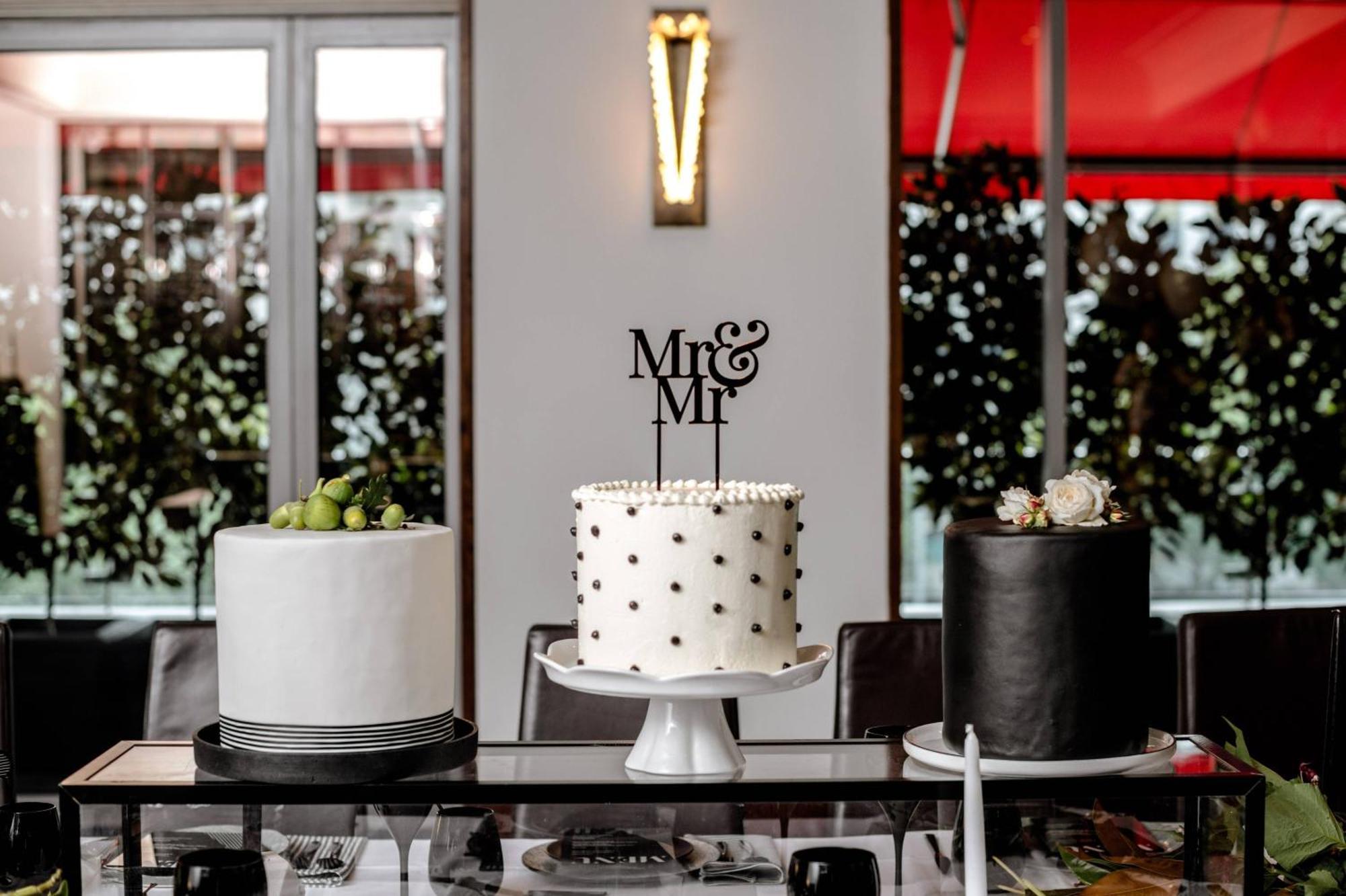 The Westin Melbourne Ξενοδοχείο Εξωτερικό φωτογραφία A cake topper