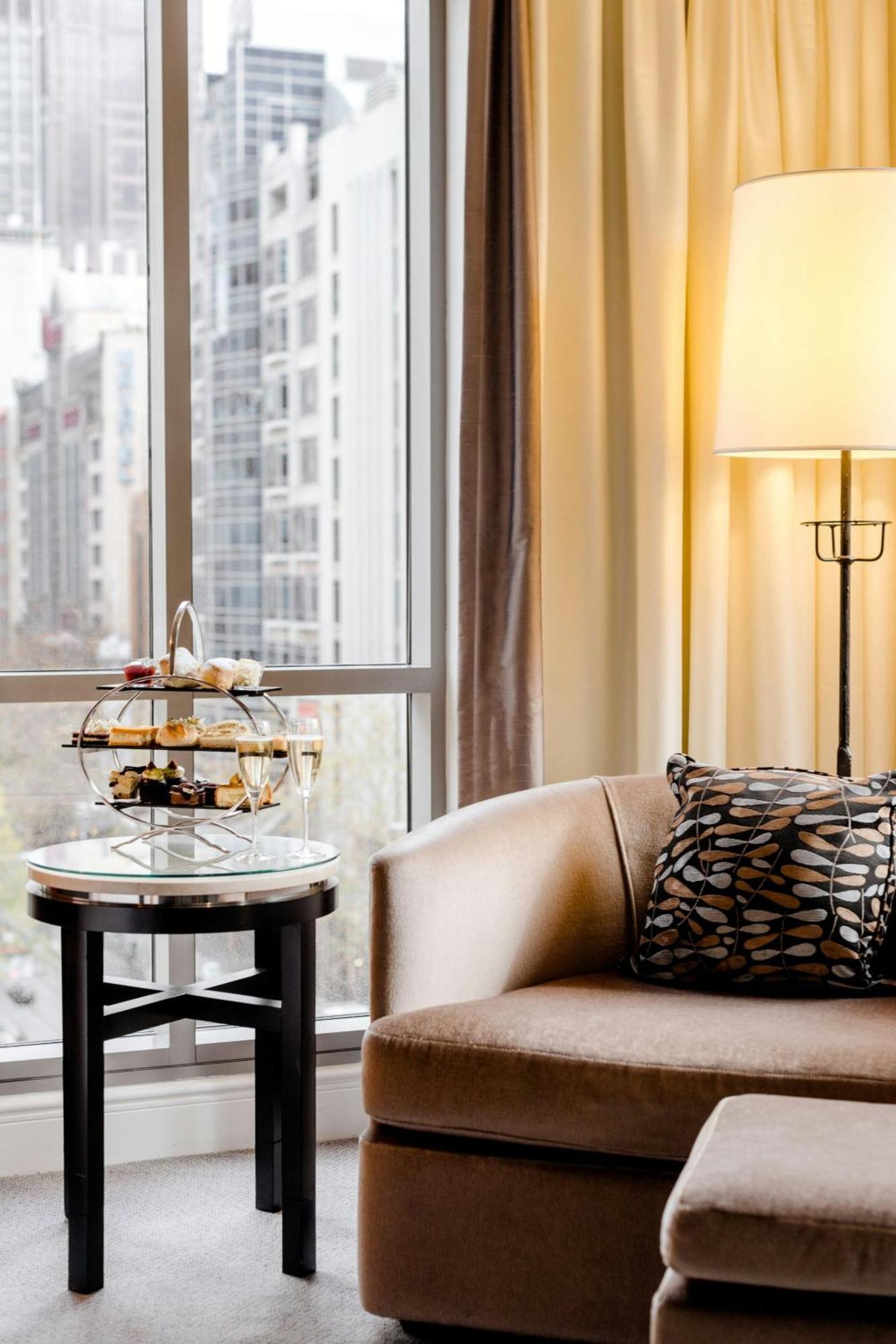The Westin Melbourne Ξενοδοχείο Εξωτερικό φωτογραφία Afternoon tea at The Landmark, Hong Kong